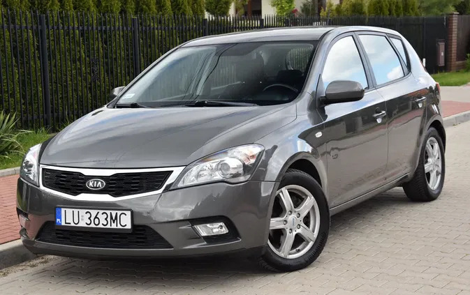 kia płock Kia Ceed cena 17900 przebieg: 220000, rok produkcji 2010 z Płock